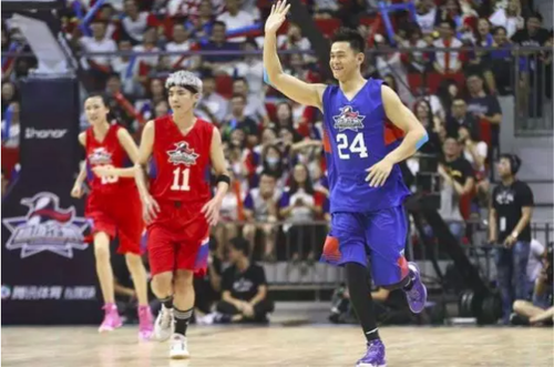  篮球装备市场火爆，球迷消费热情高涨