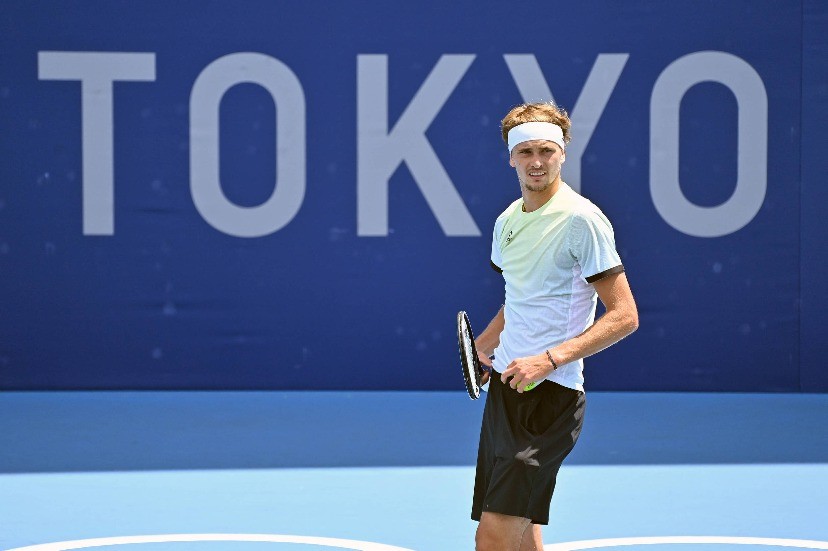  兹维列夫底线相持，力克劲敌斩获柏林站