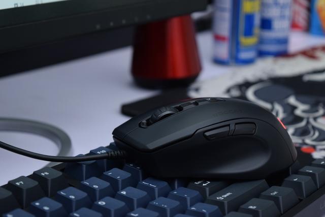  电竞硬件厂商发力 轻量化鼠标引领市场新潮流