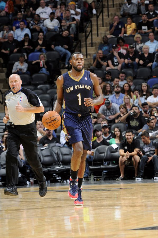  锡安威廉森暴扣集锦鹈鹕击败马刺