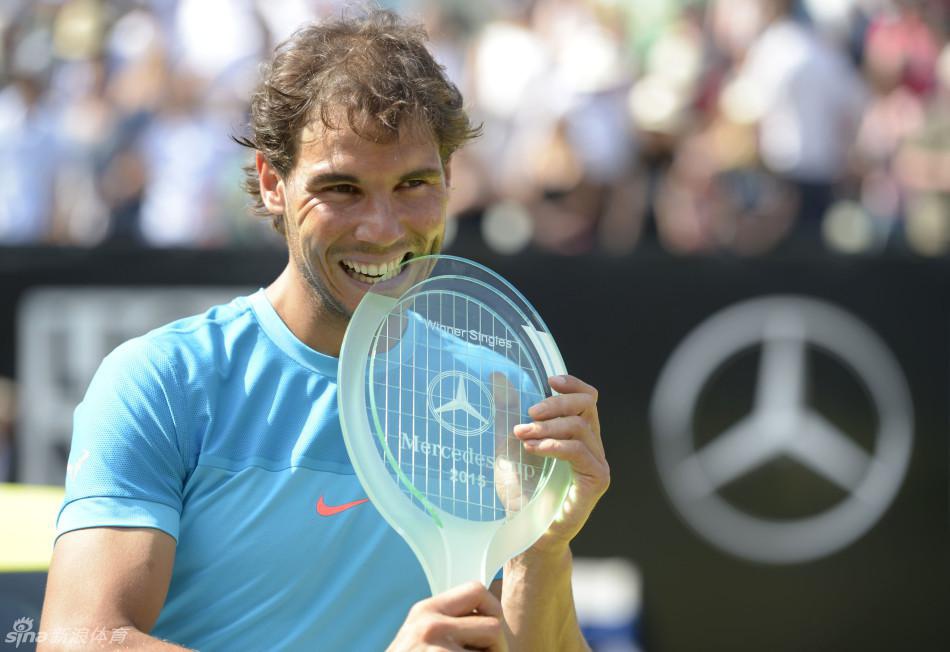  贝雷蒂尼发球重炮，女王杯草地赛轰出25记ACE